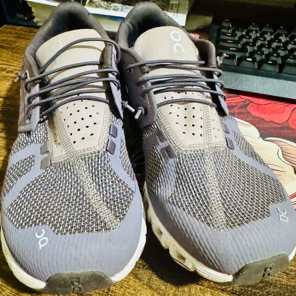 On Running Men's Black and Gray Athletic Shoes